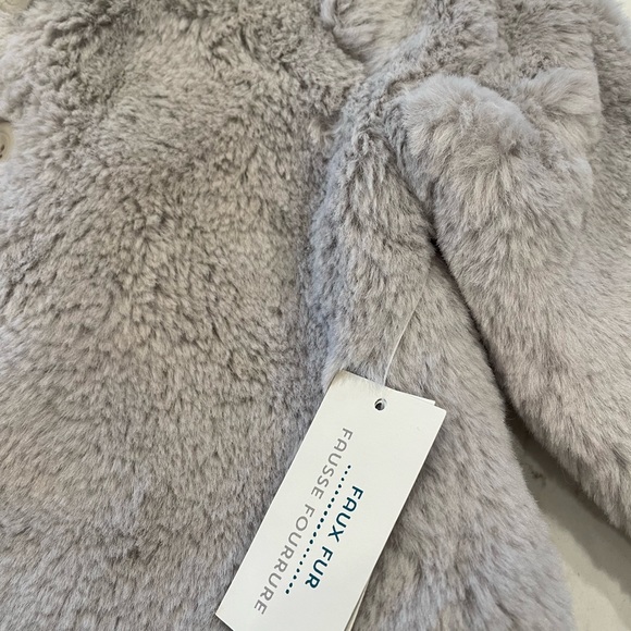 NWT Old navy faux fur baby jacket - Picture 3 of 4